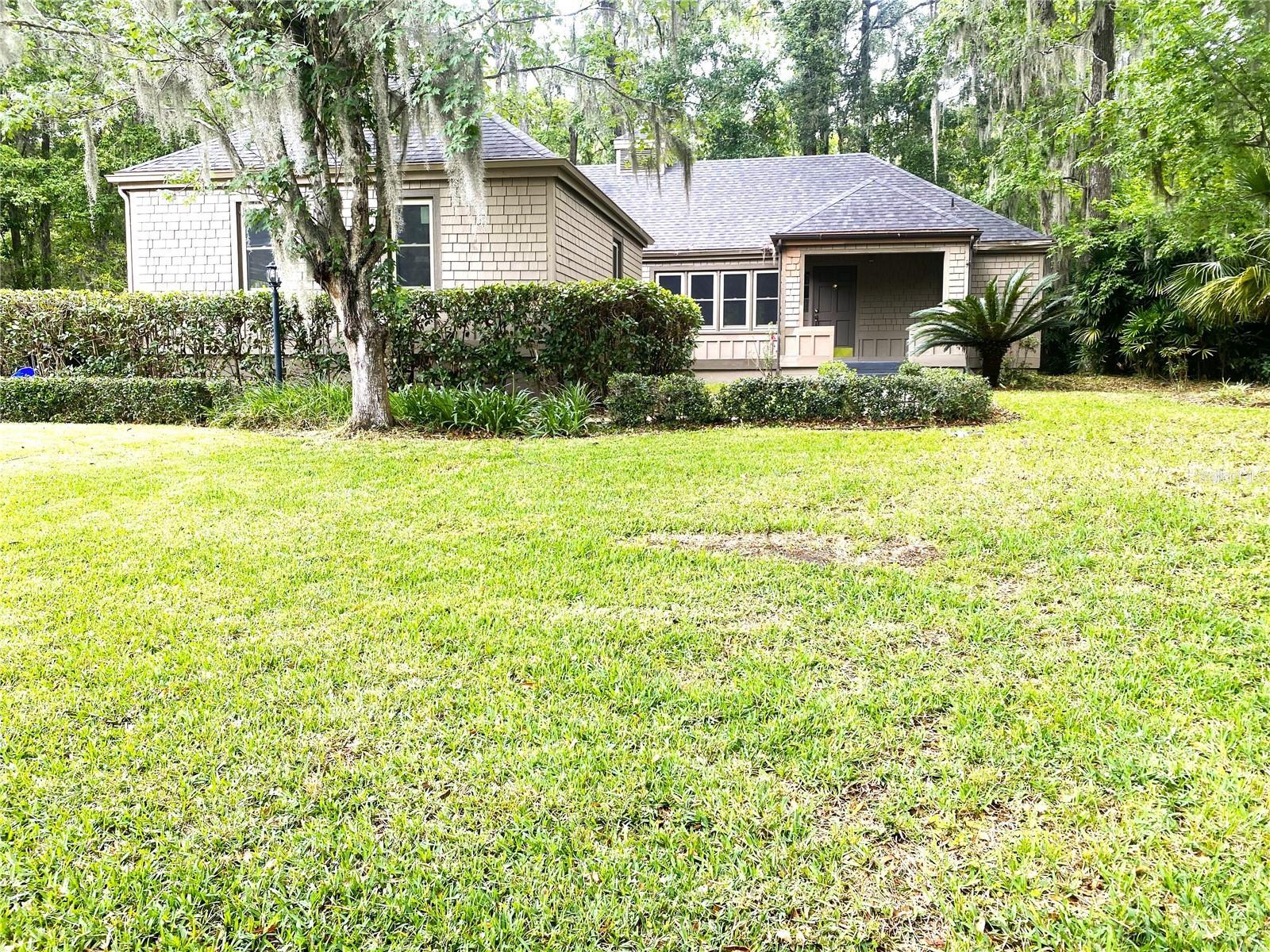 Property Photo:  8502 SW 52nd Place  FL 32608 