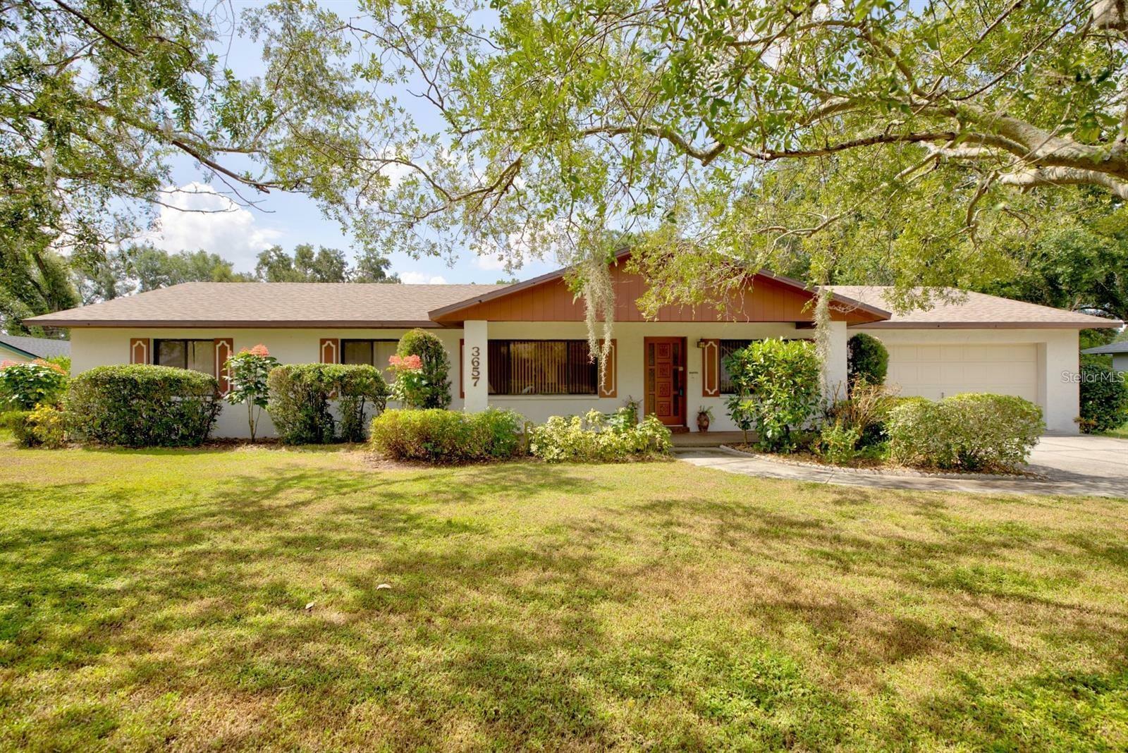 Property Photo: 3657 Royal Crest Drive FL 33812