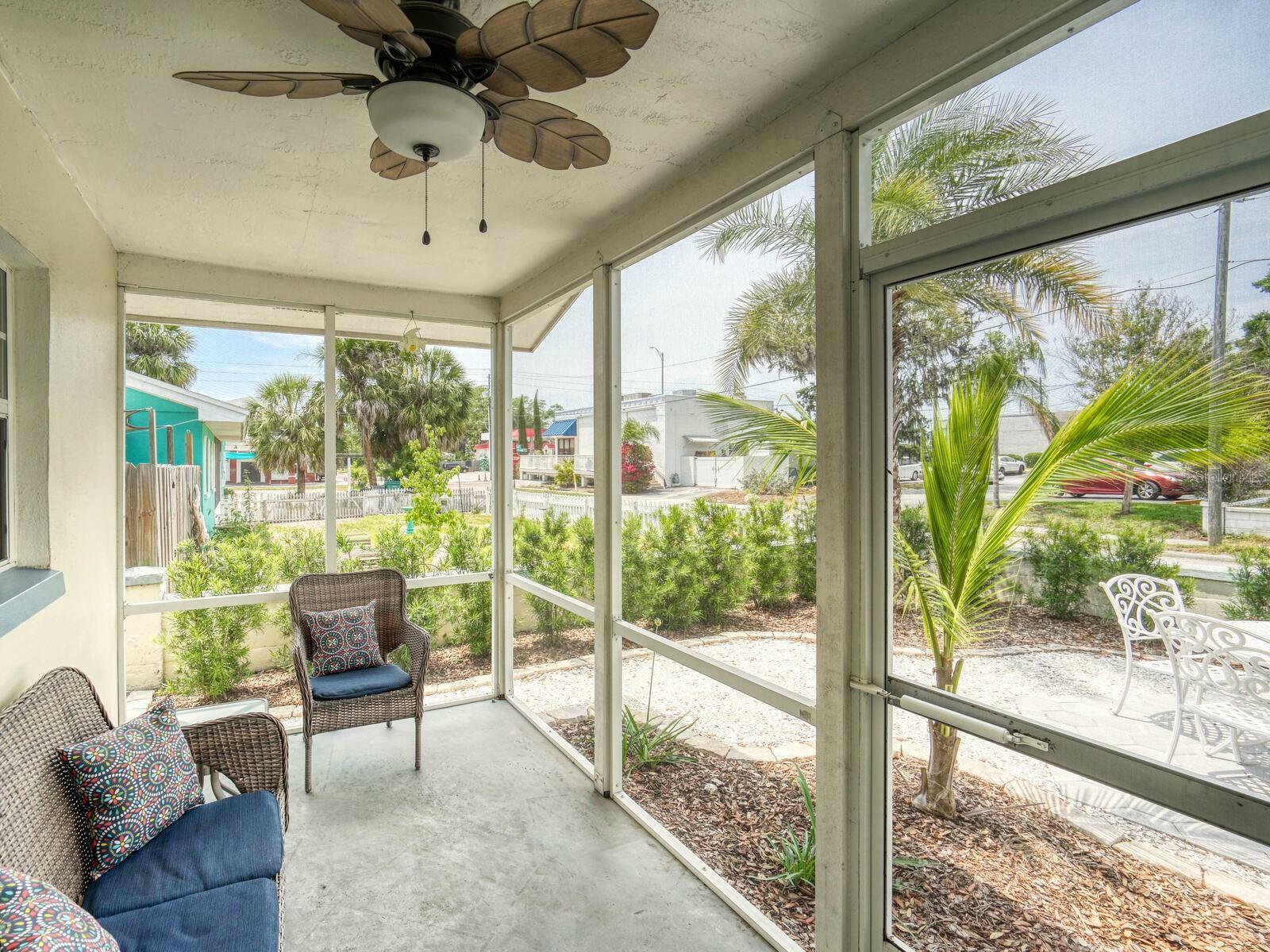 Property Photo: 106 E Cedar Street FL 34689