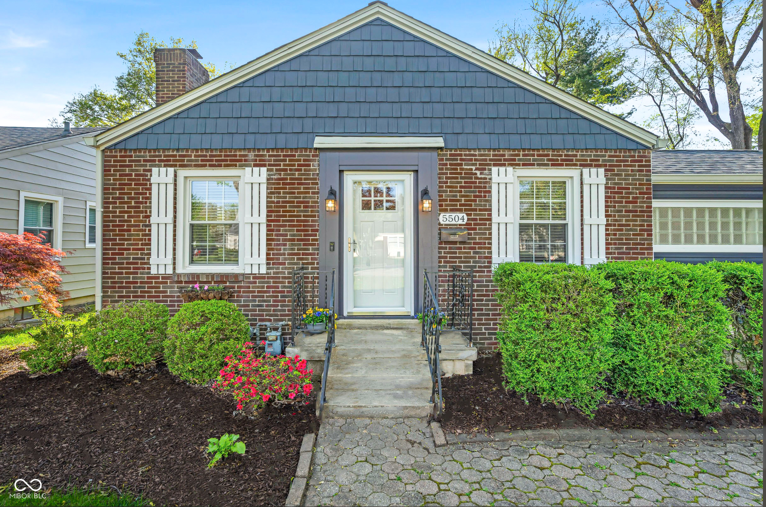 Property Photo: 5504 Indianola Avenue IN 46220