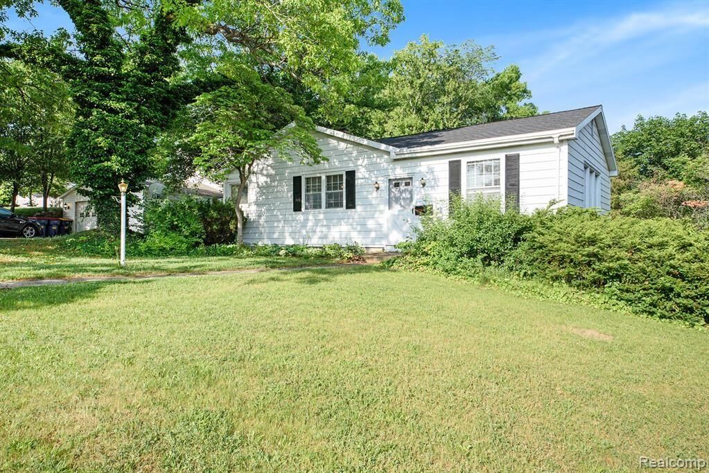 Property Photo: 1211 Plymouth Avenue MI 49506 4023