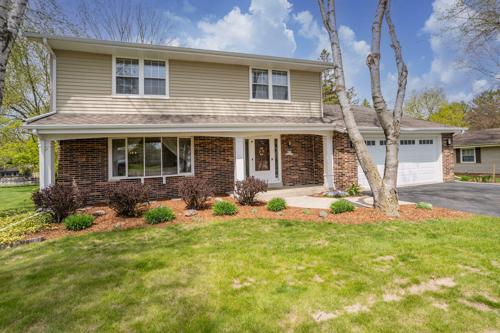 Property Photo: N62w24102 Hickory Dr WI 53089