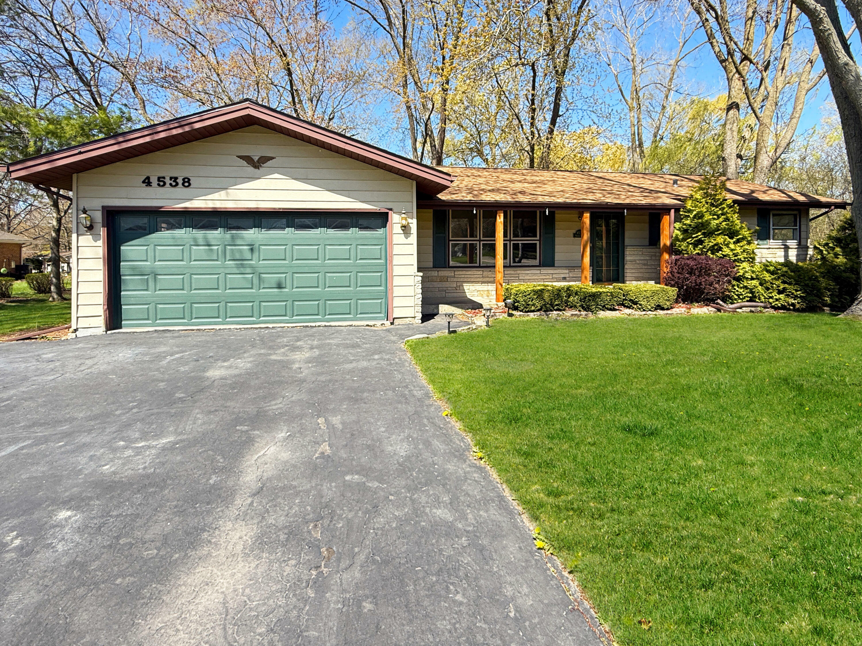 Property Photo: 4538 Oakdale Dr WI 53405