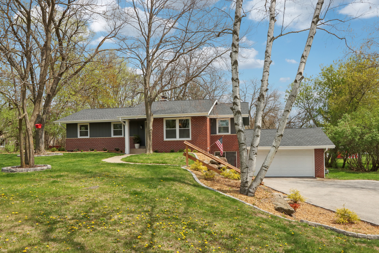 Property Photo: W279n2140 Prospect Ave WI 53072