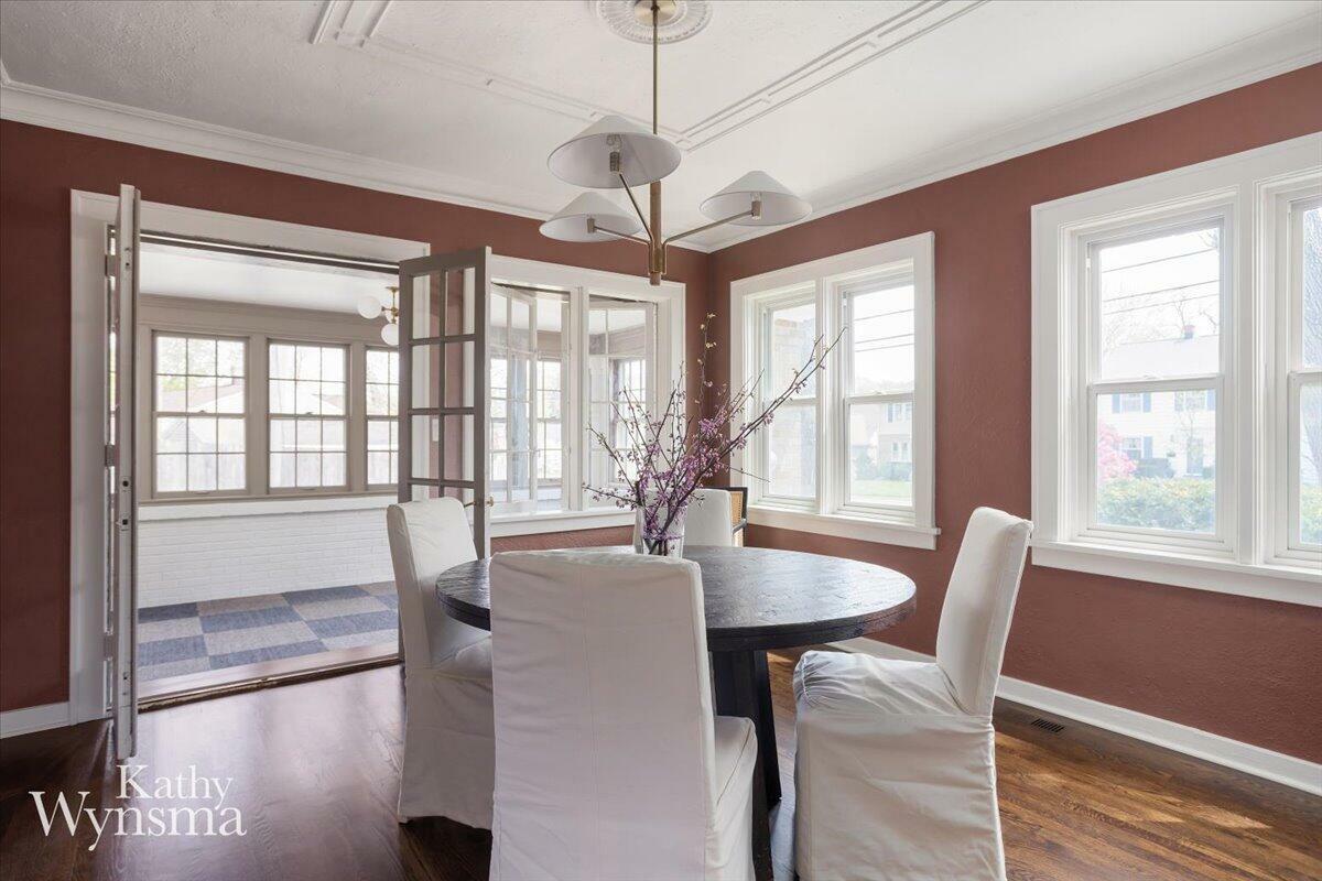 Property Photo:  1154 E Chippewa Drive SE  MI 49506 