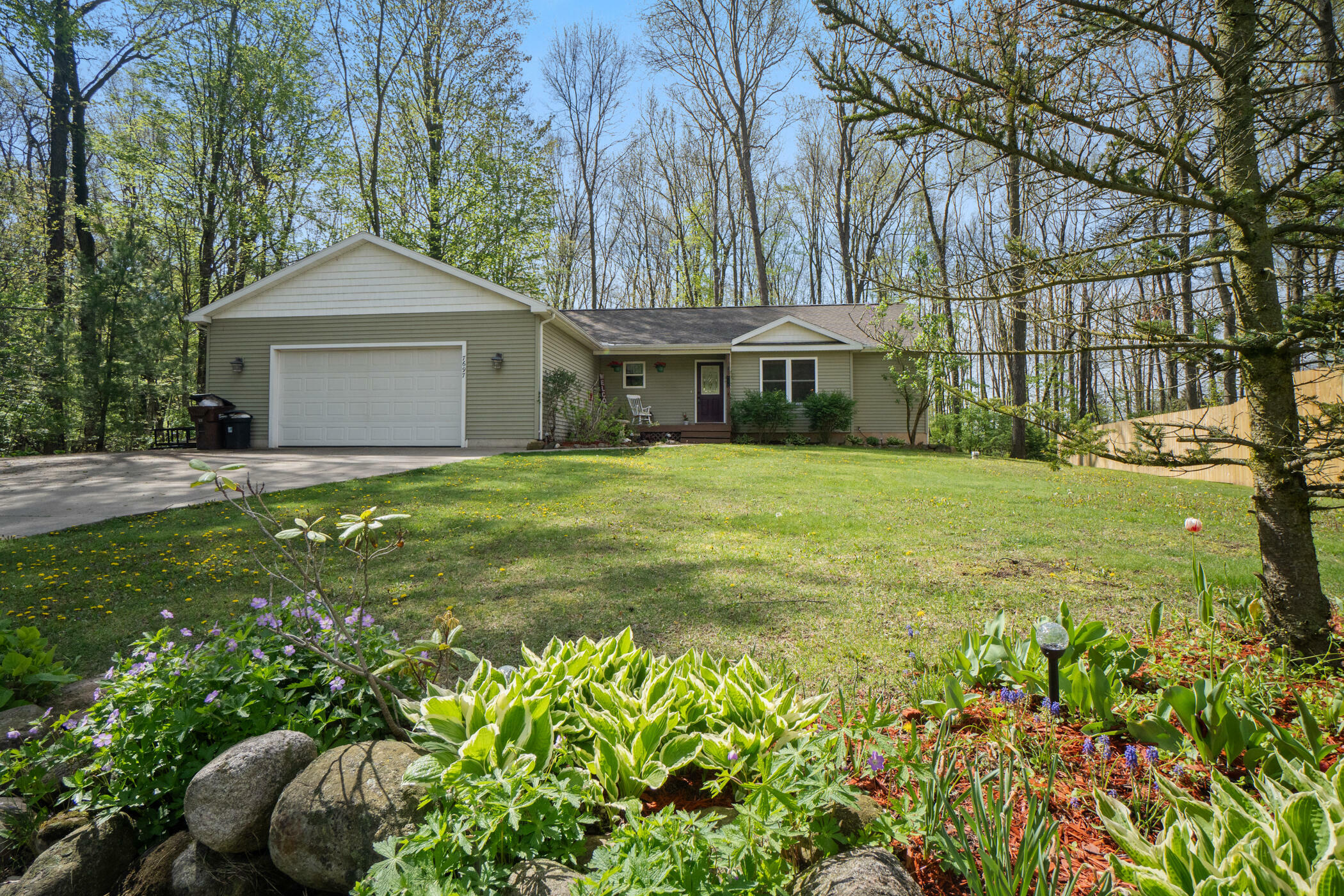 7697 El Cajon Lane  Jackson MI 49201 photo