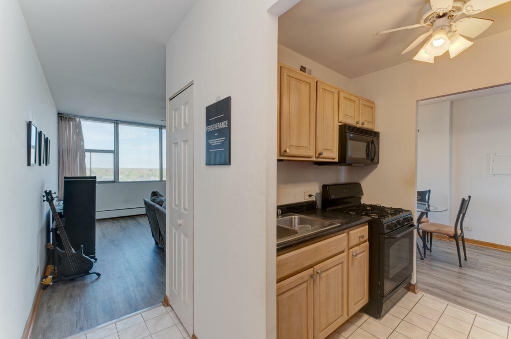 Property Photo: 33 N Main Street 11C IL 60148