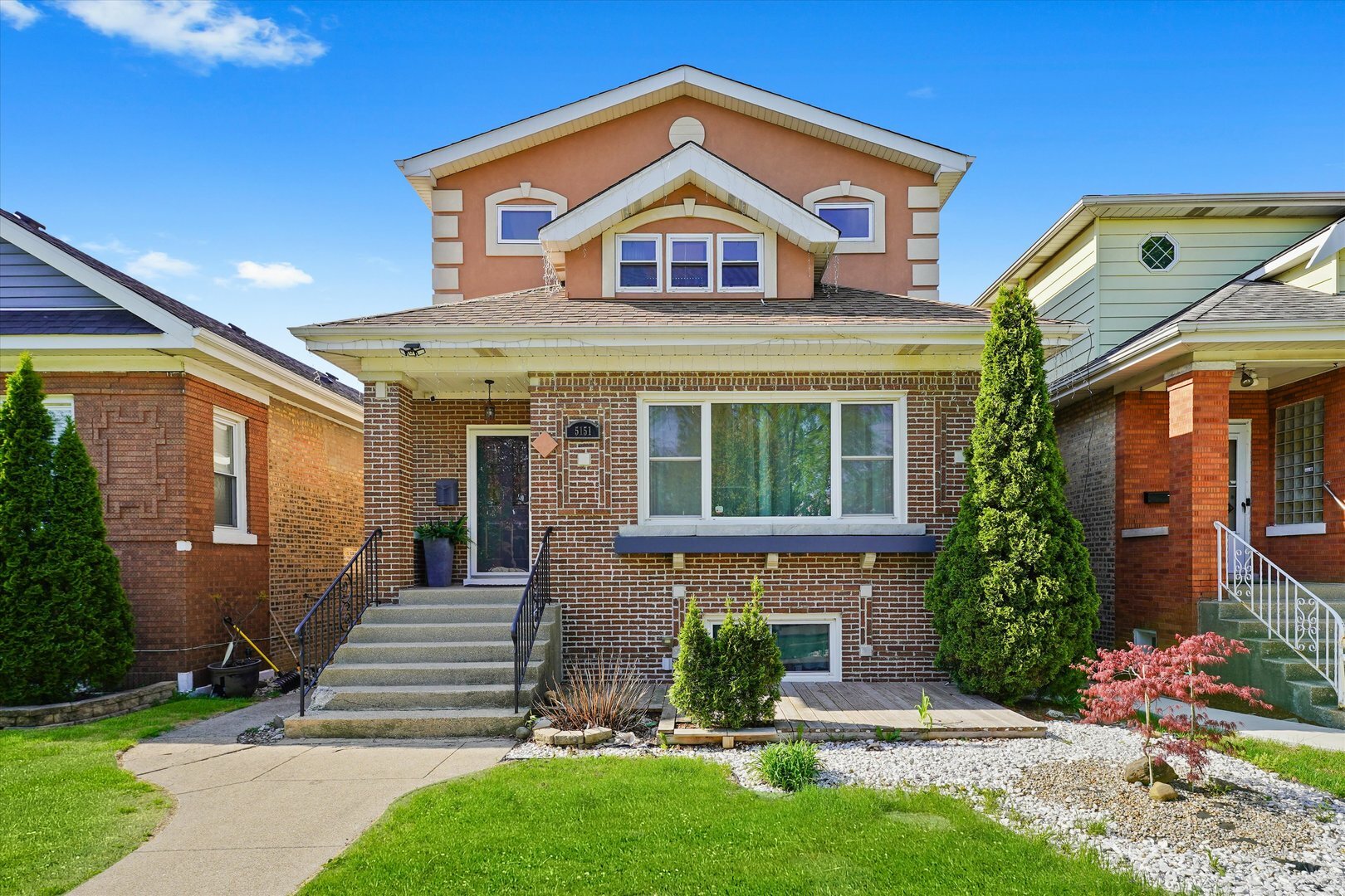 Property Photo: 5151 W Fletcher Street IL 60641