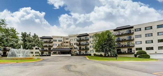 Property Photo: 6700 S Brainard Avenue 113 IL 60525
