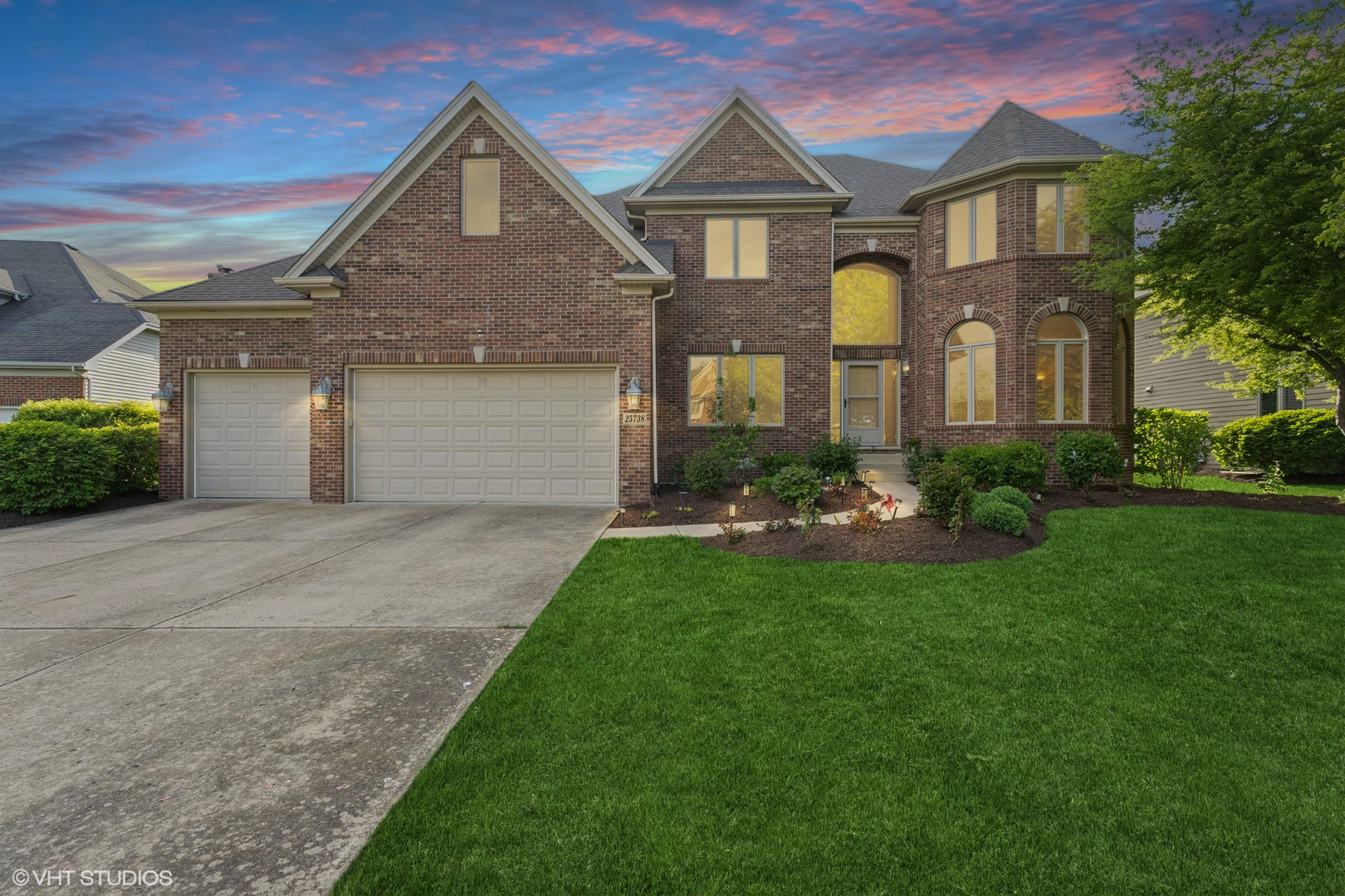 Property Photo: 25738 W Sunnymere Drive IL 60585