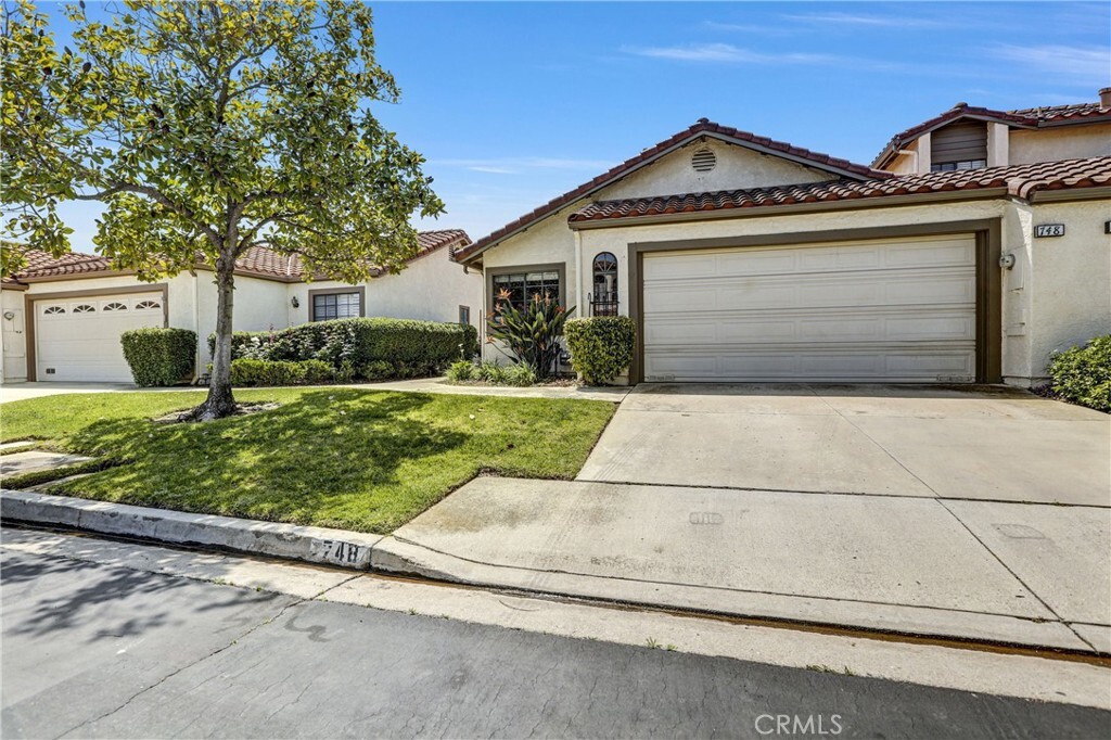 Property Photo:  748 Wind Willow Way  CA 93065 