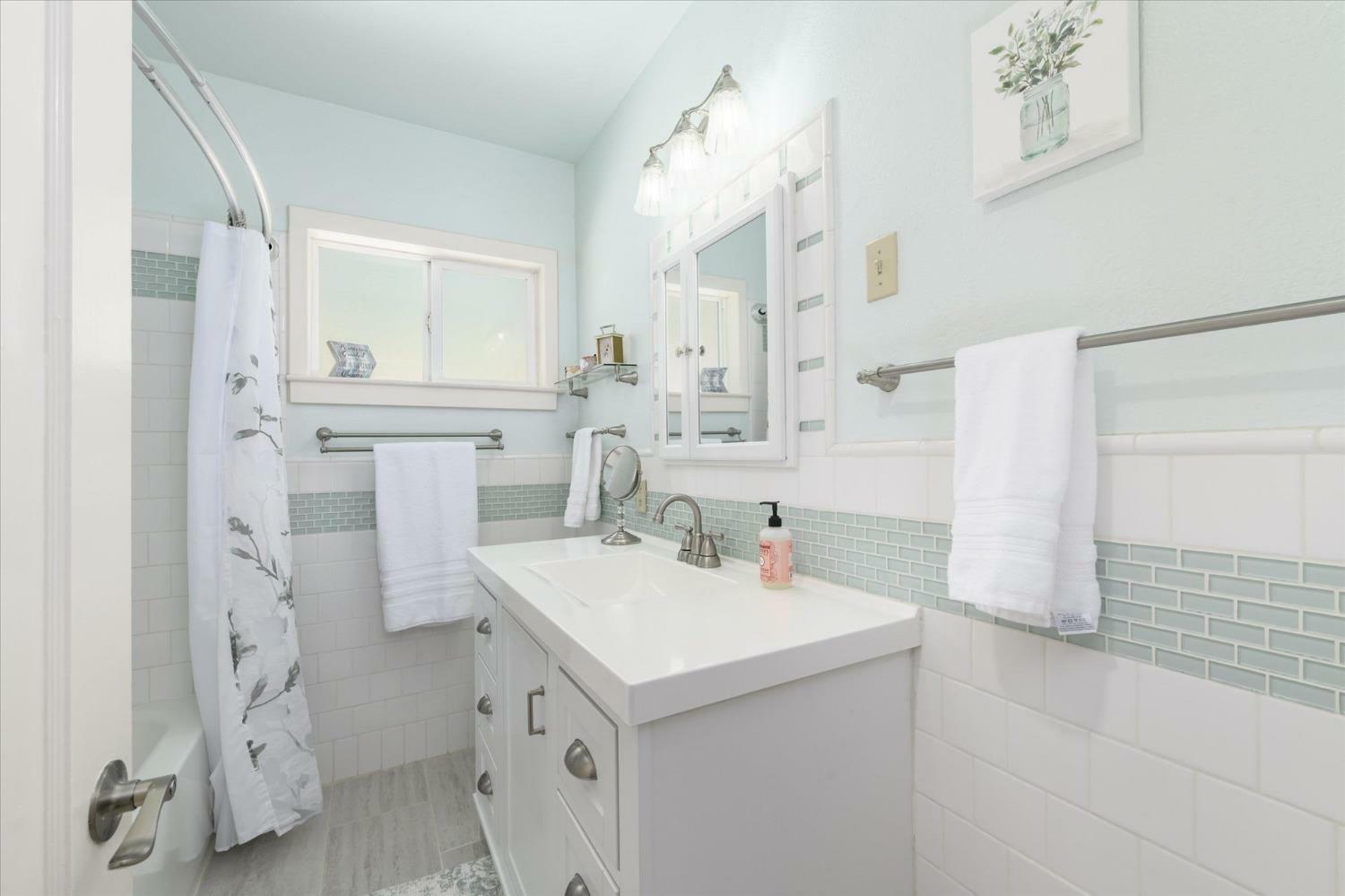 Property Photo: 691 Wentworth Court CA 95667