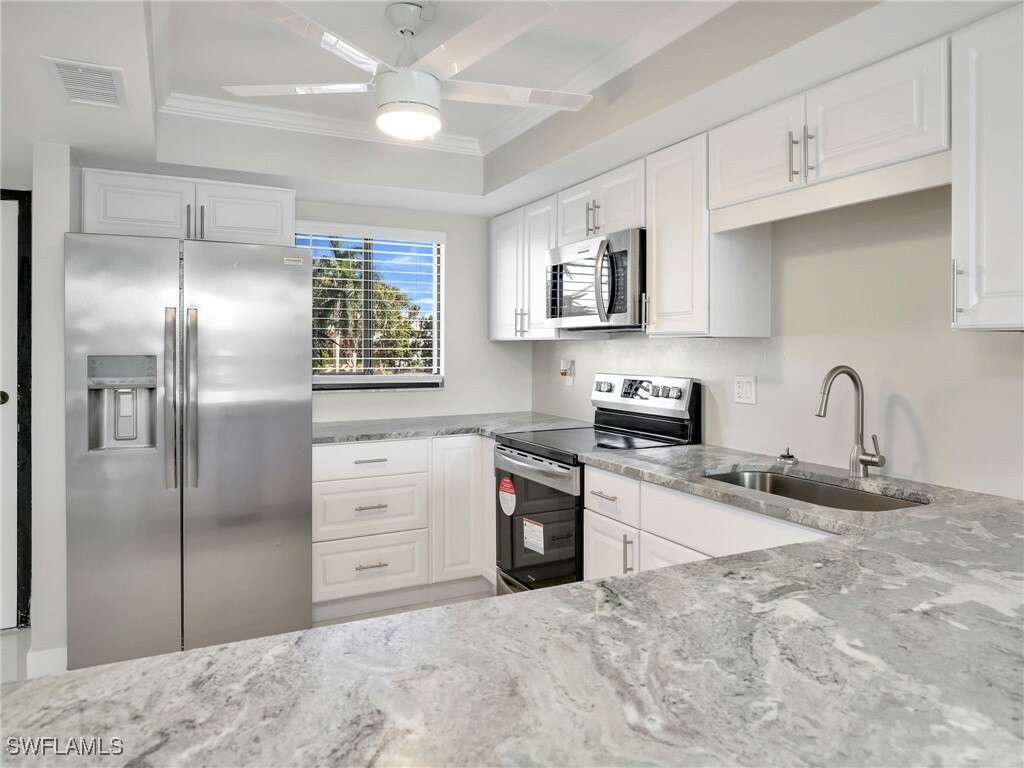 Property Photo: 4280 SE 20th Place 207 FL 33904