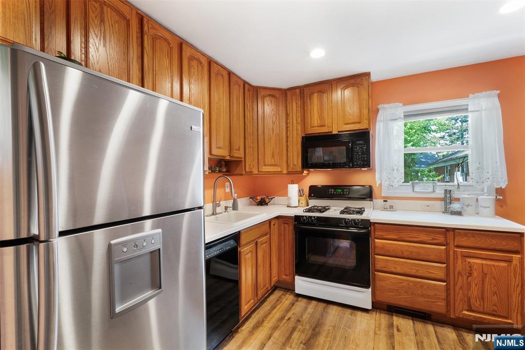 Property Photo: 51 Hudson Avenue 4 NJ 07631