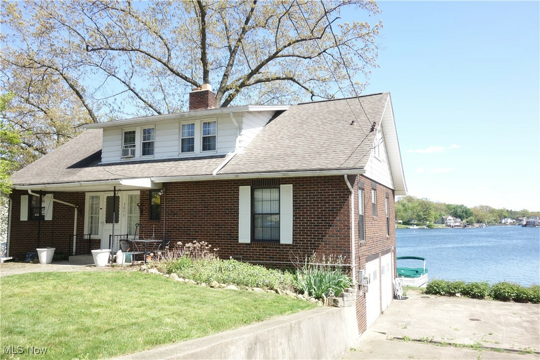 Property Photo: 3873 Roller Avenue OH 44319