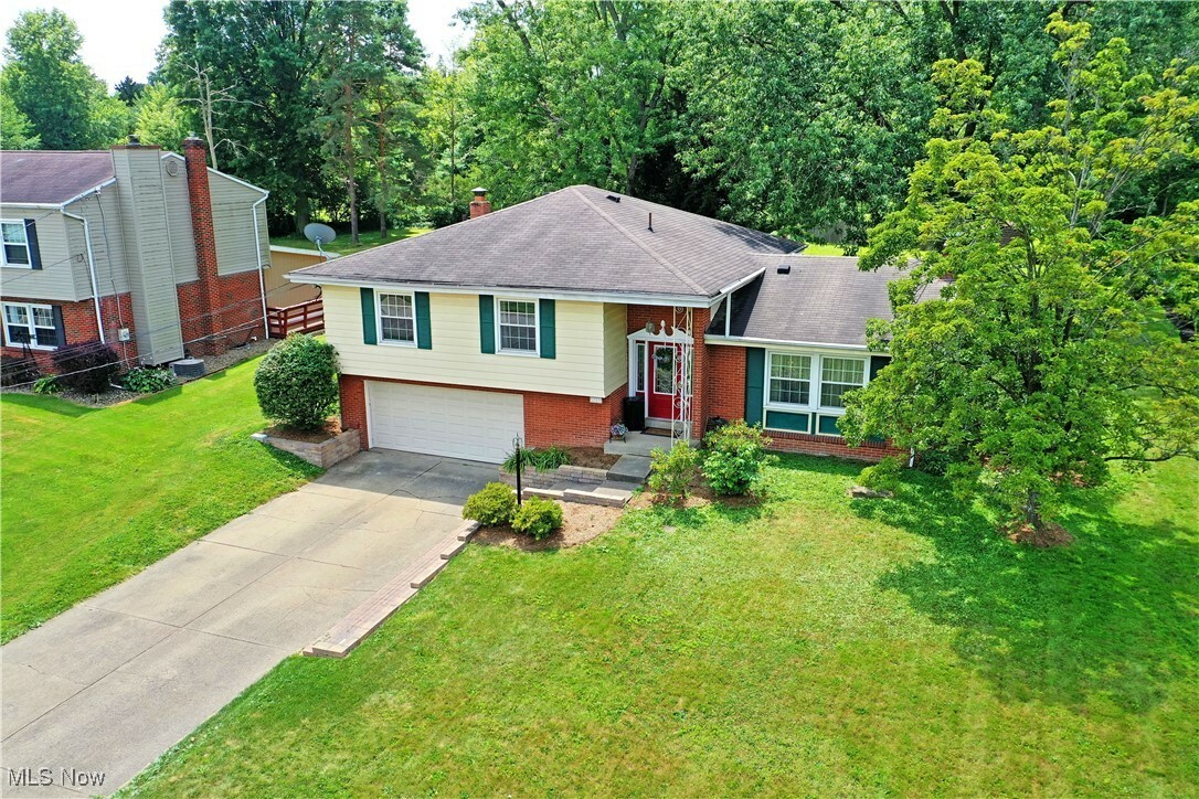 Property Photo: 1723 Coventry Avenue NE OH 44483