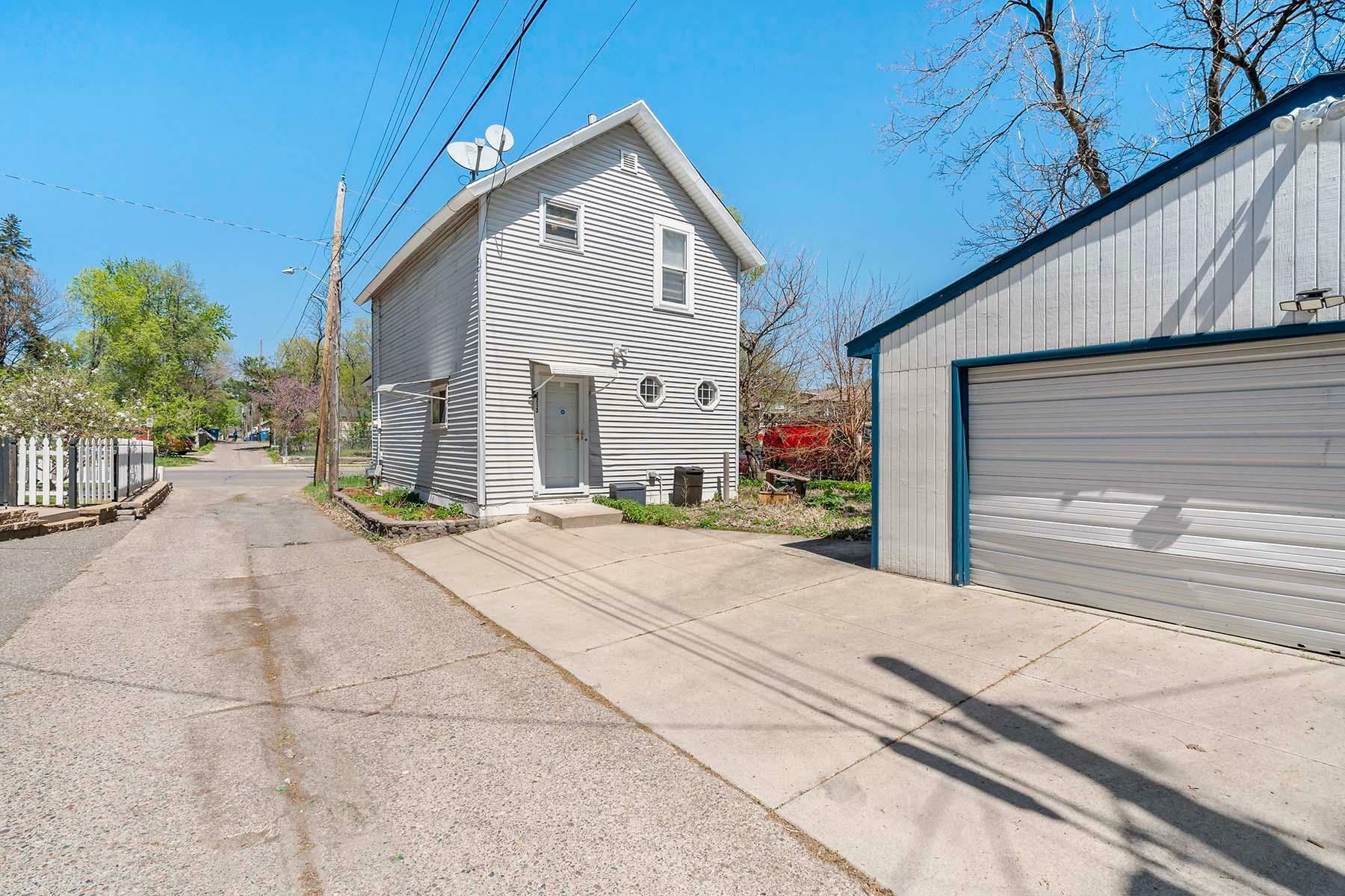 Property Photo: 1213 E 26th Street MN 55404