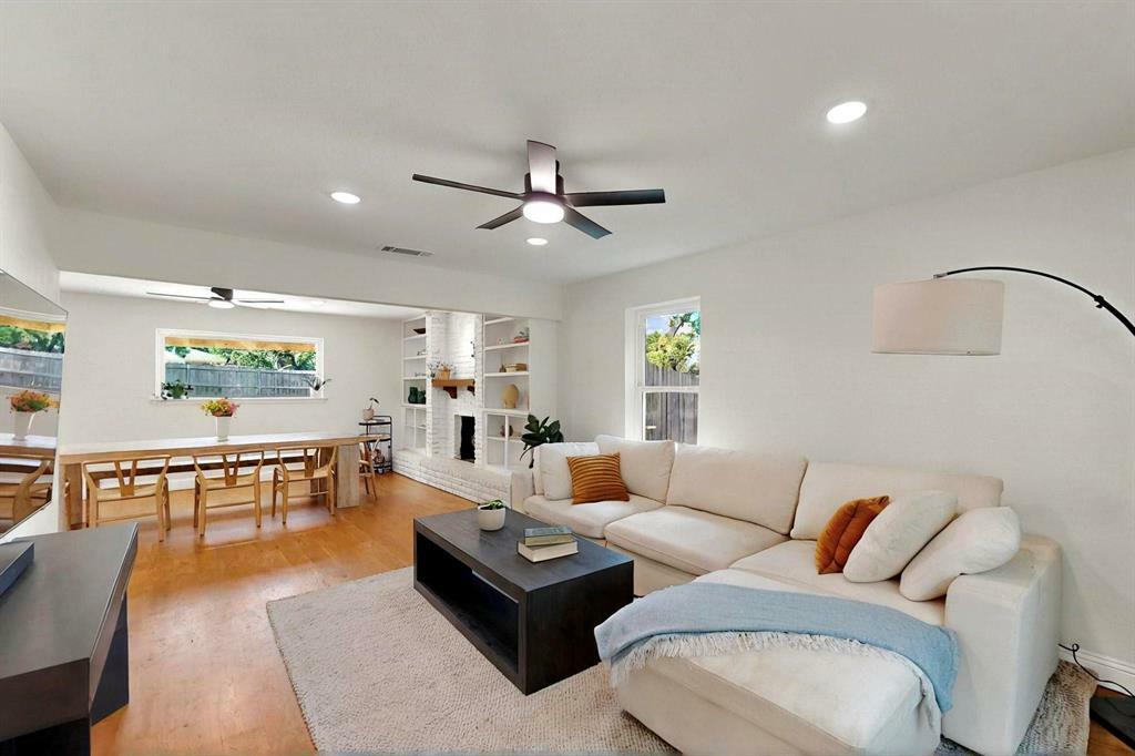 Property Photo: 53 Devonshire Drive TX 76021