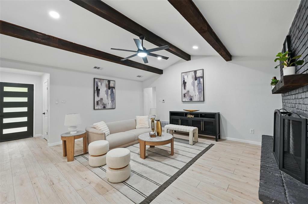 Property Photo:  406 Rickey Canyon Avenue  TX 75115 