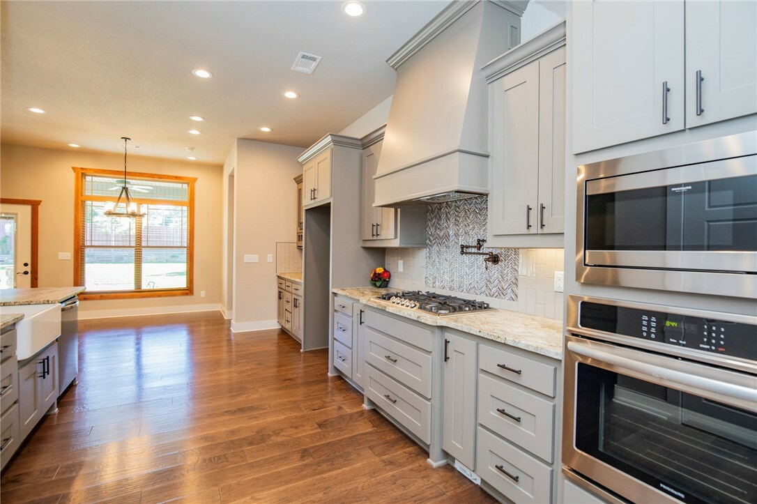 Property Photo: 3760 Bitterroot Street AR 72712