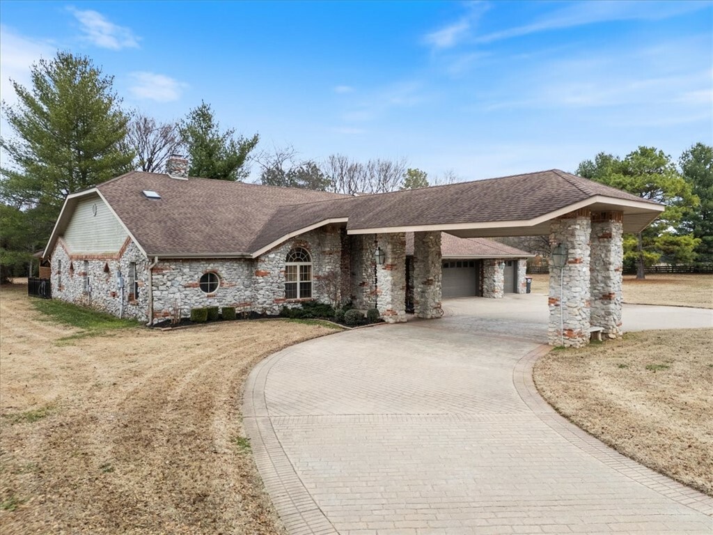 Property Photo: 374 Riverlyn AR 72703