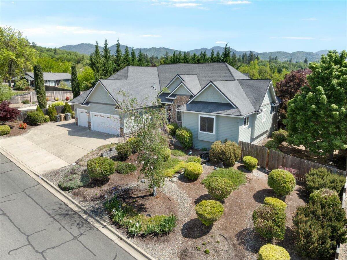 109 NW Fall Run Drive  Grants Pass OR 97526 photo