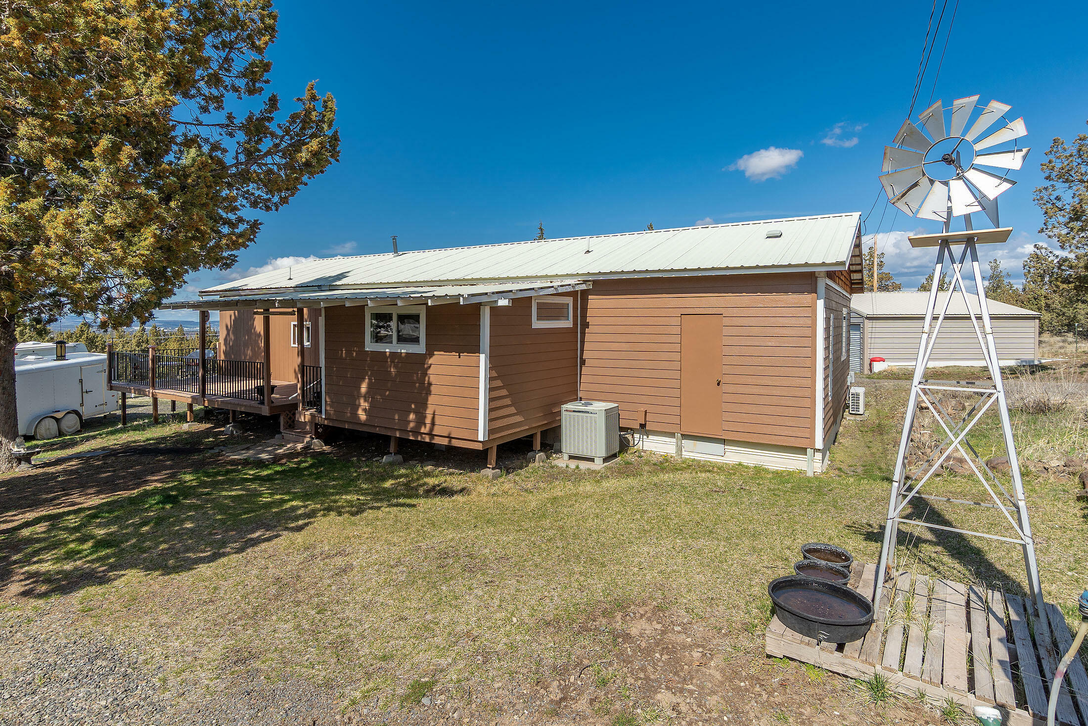 Property Photo: 1940 SE Mountain Road OR 97754