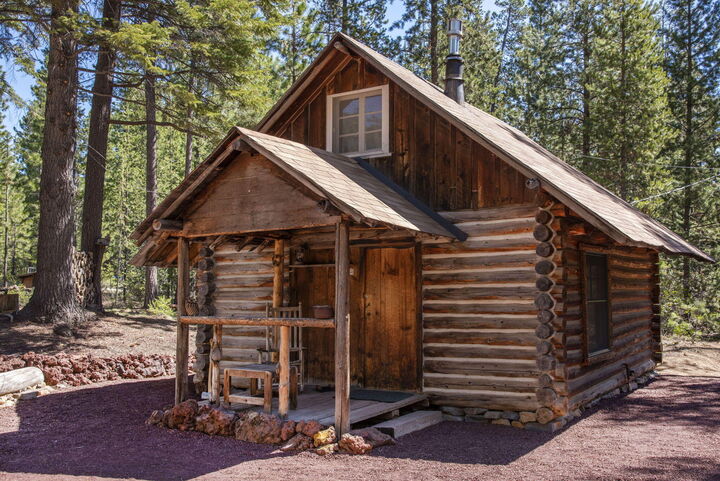 Property Photo:  61567 Bearwallow Road  OR 97703 