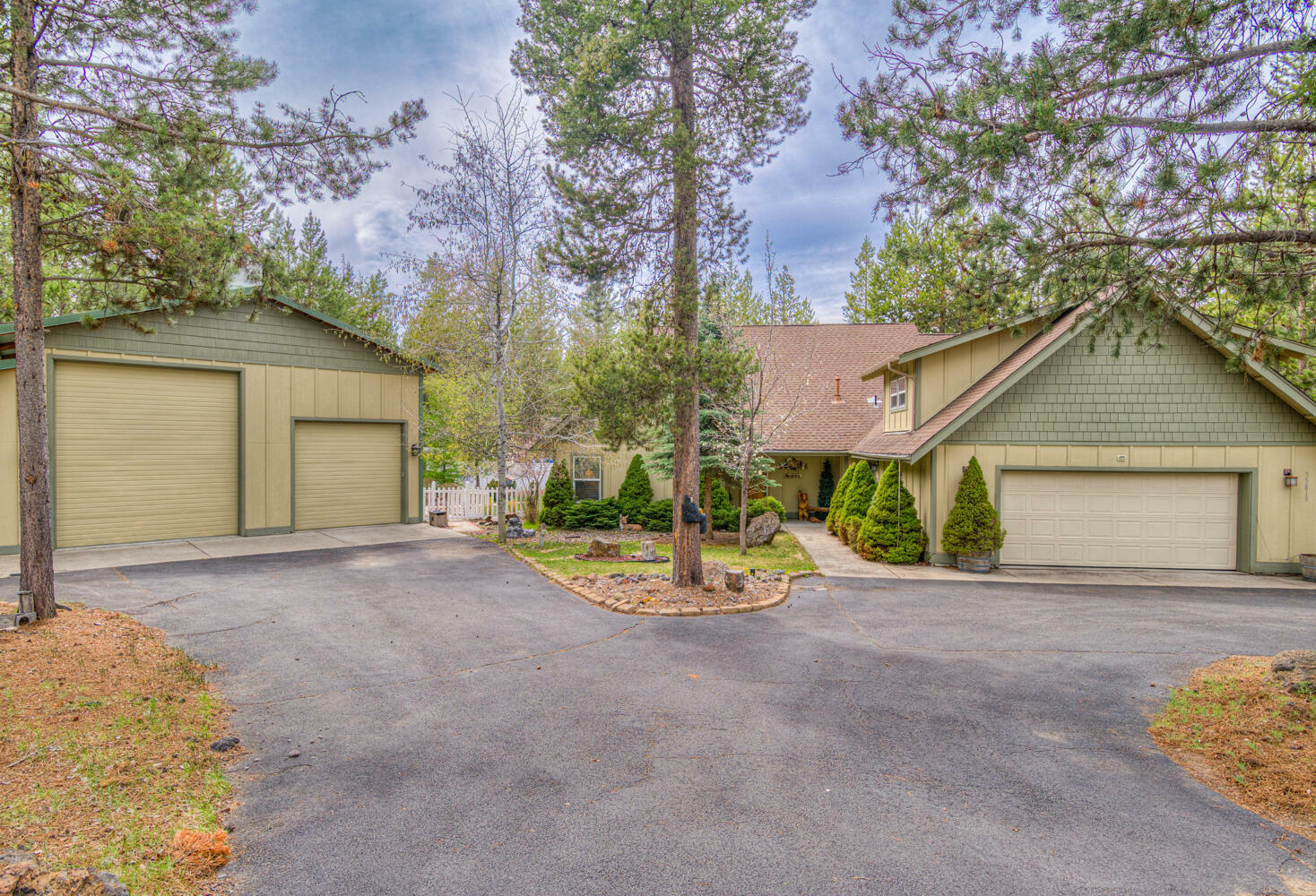 Property Photo: 55819 Osprey Road OR 97707