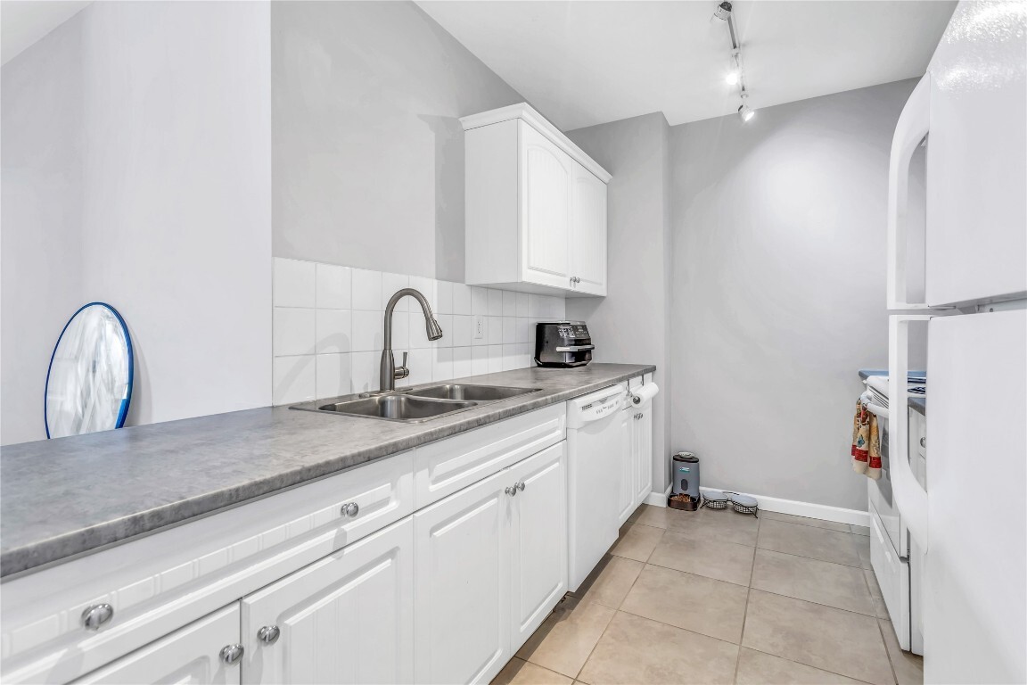 140 Asher Road 406  Kelowna BC V1X 3H6 photo