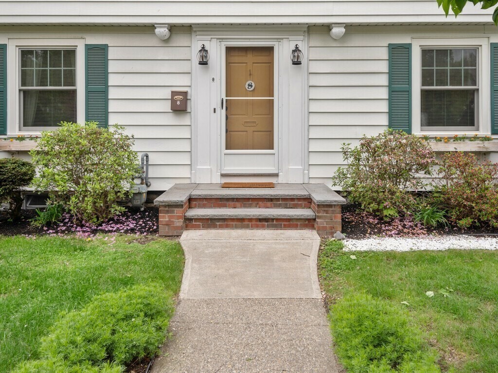 Property Photo: 8 Bay State Rd MA 01606