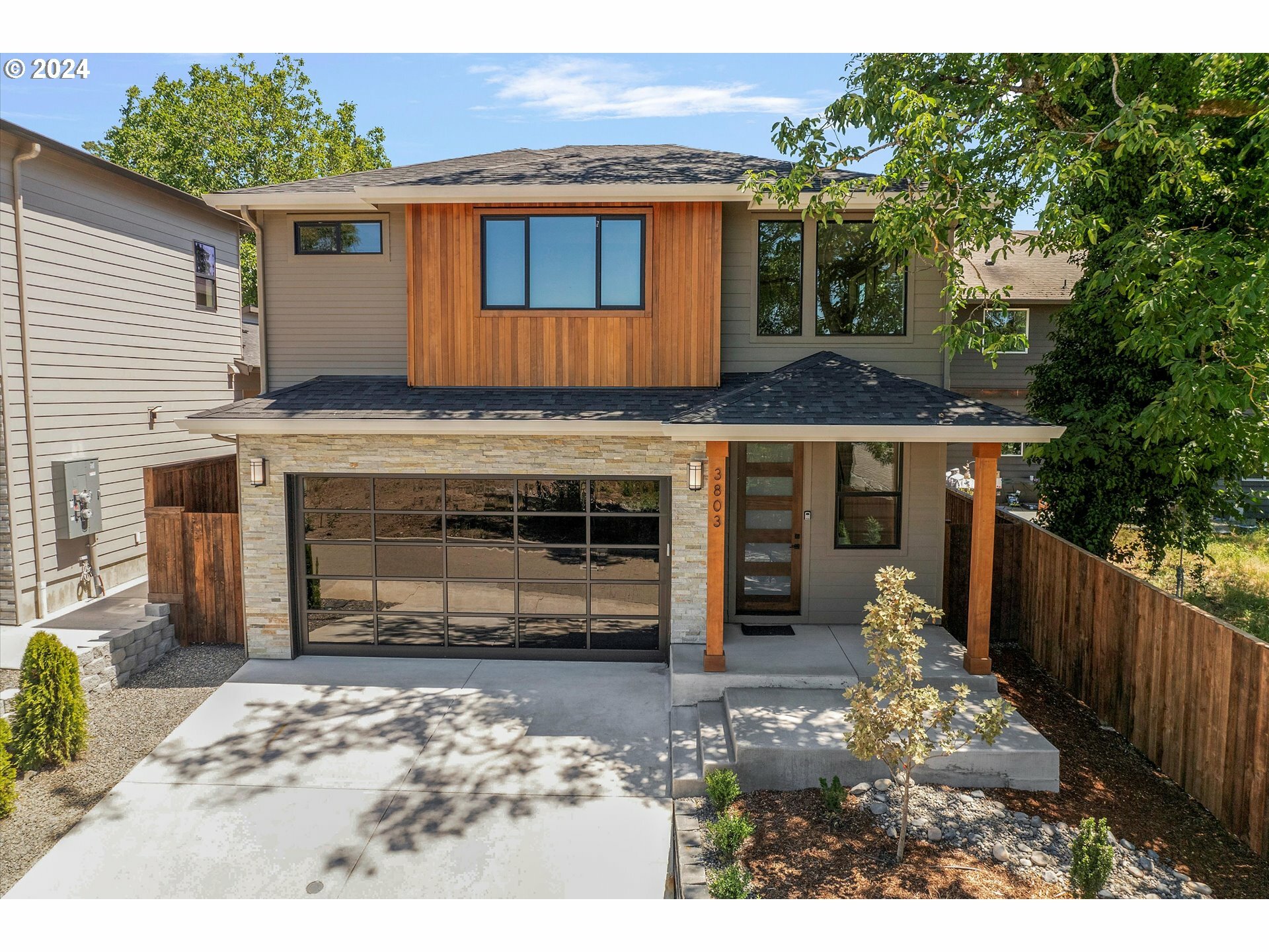 Property Photo: 3803 Rose Ct WA 98660