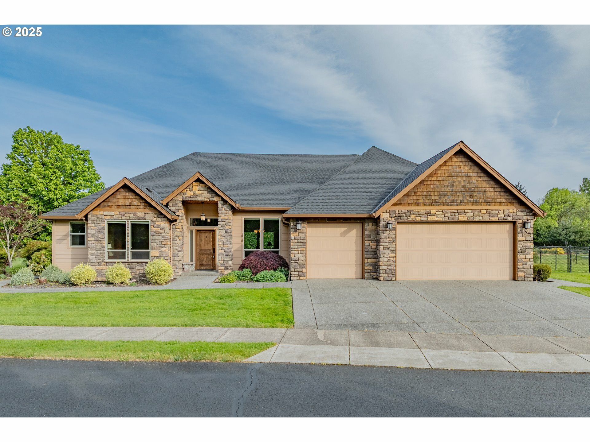 Property Photo: 1818 SW 25th Cir WA 98604