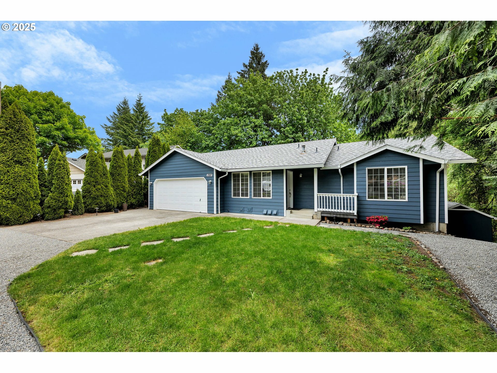 Property Photo: 1320 NW Maple Ln WA 98607