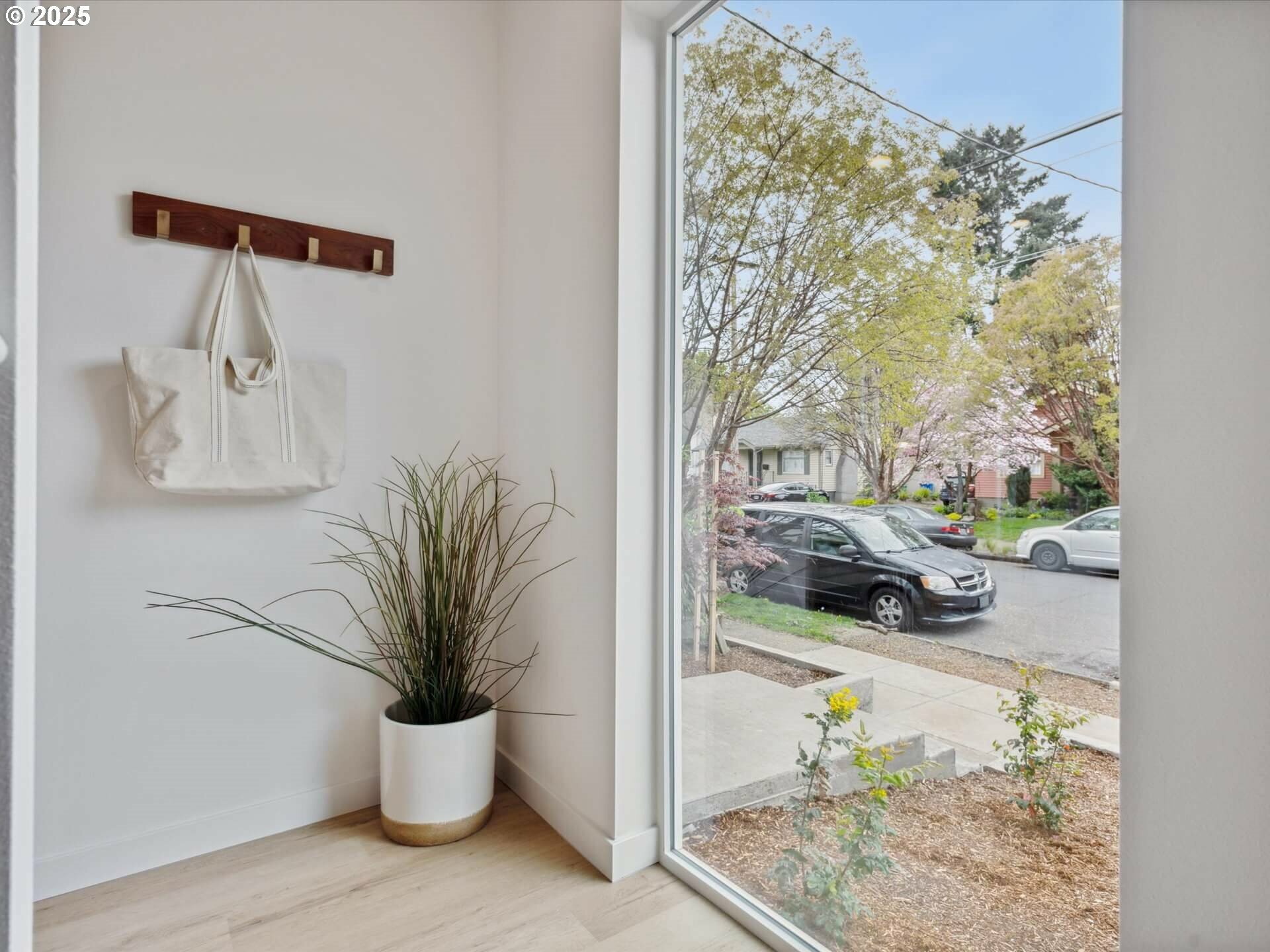 Property Photo: 1534 N Schofield St OR 97217