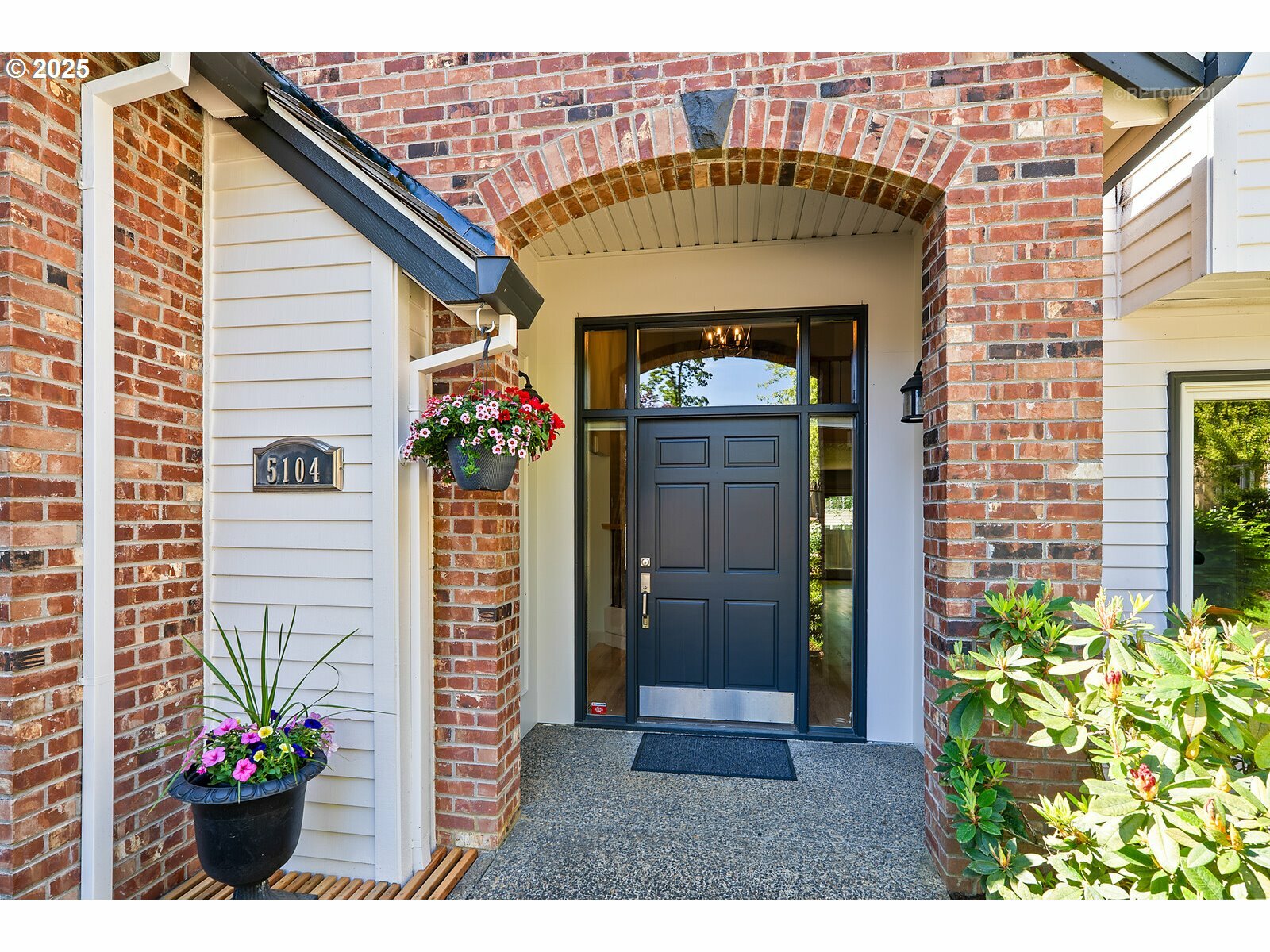 Property Photo: 5104 Hastings Ct OR 97035
