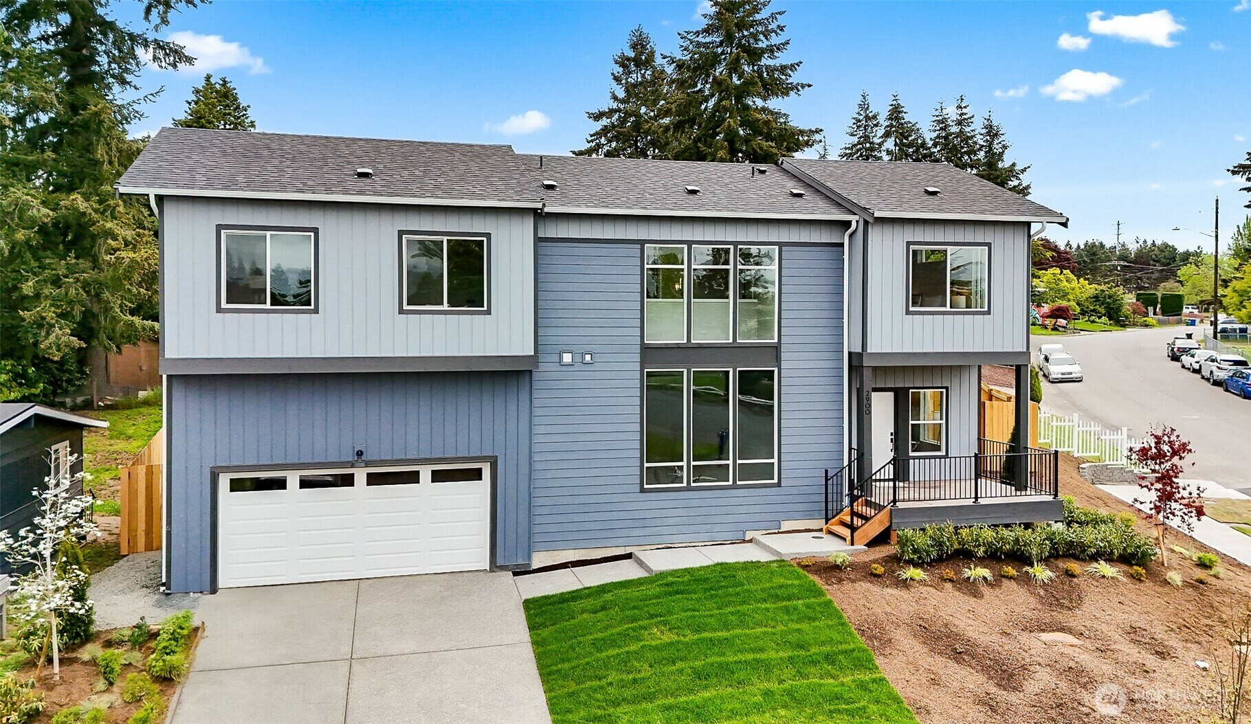 Property Photo: 2900 NE 5th Place WA 98056