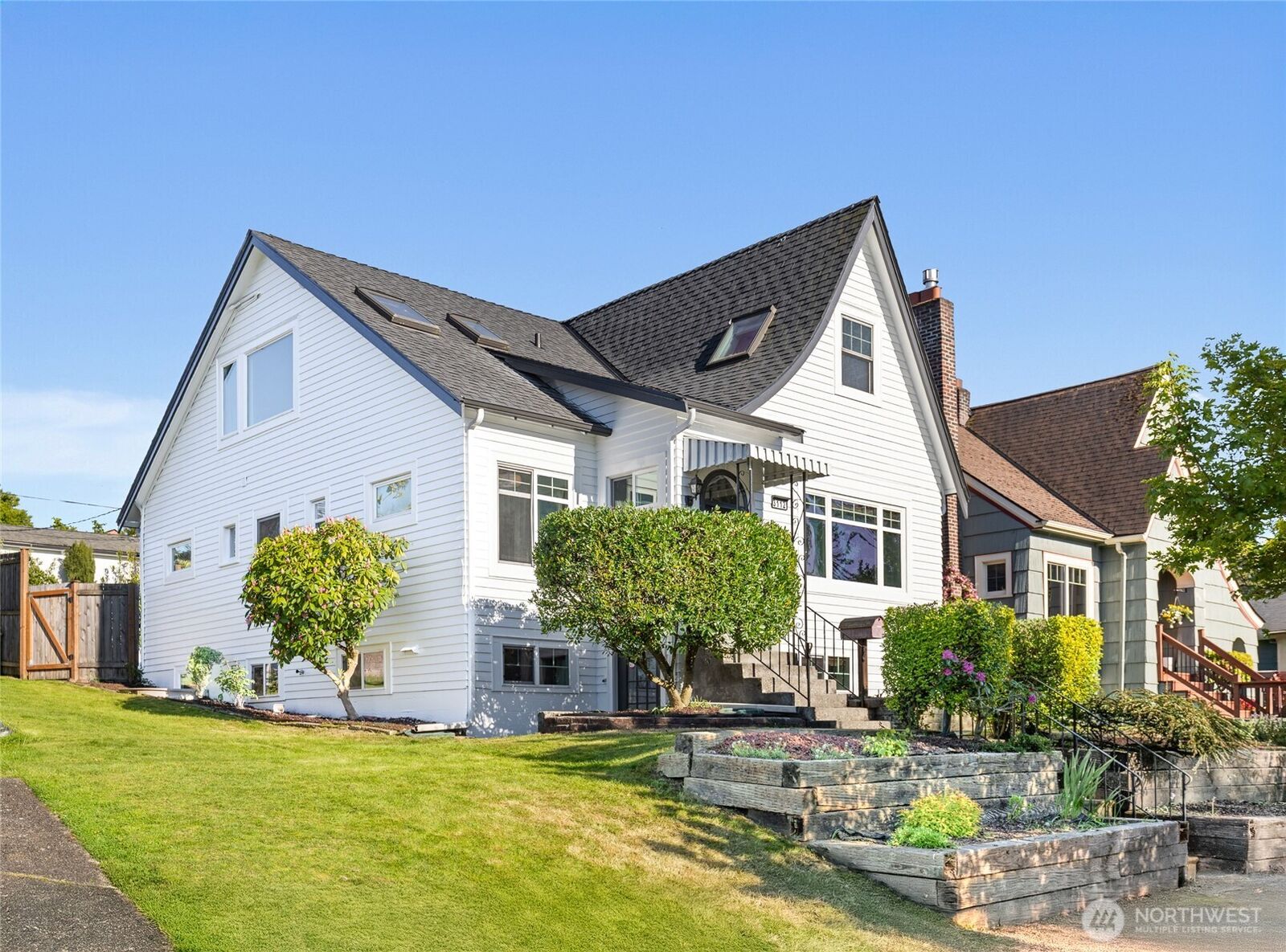 Property Photo:  3112  13th Ave S  WA 98144 