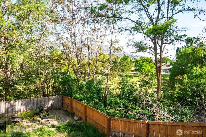 Property Photo:  1803  Juniper Street  WA 98844 