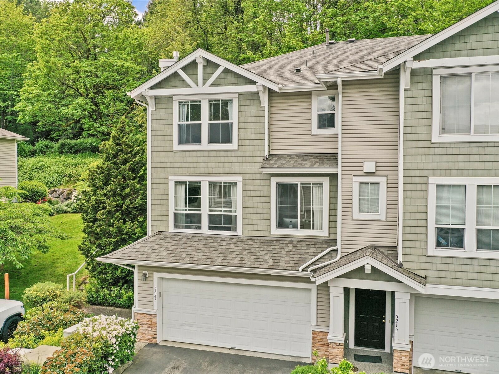 5221  236th Place SE 22-1  Issaquah WA 98029 photo