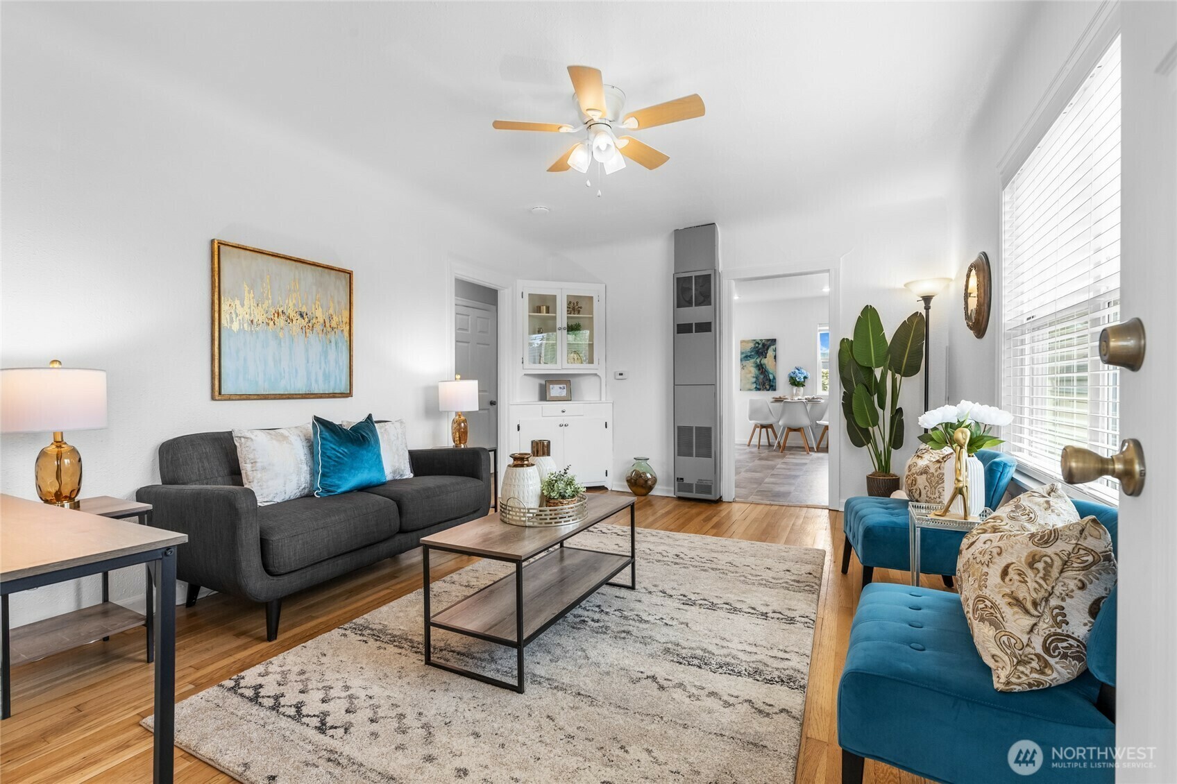 Property Photo:  2127  Wells Street  WA 98022 