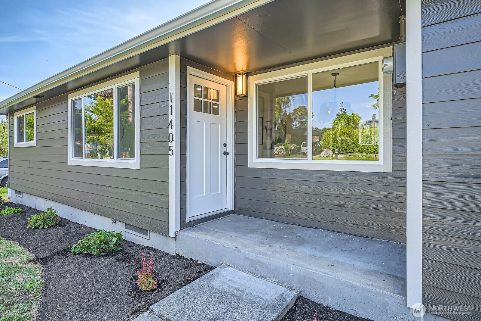 Property Photo: 11405 14th Avenue SW WA 98146