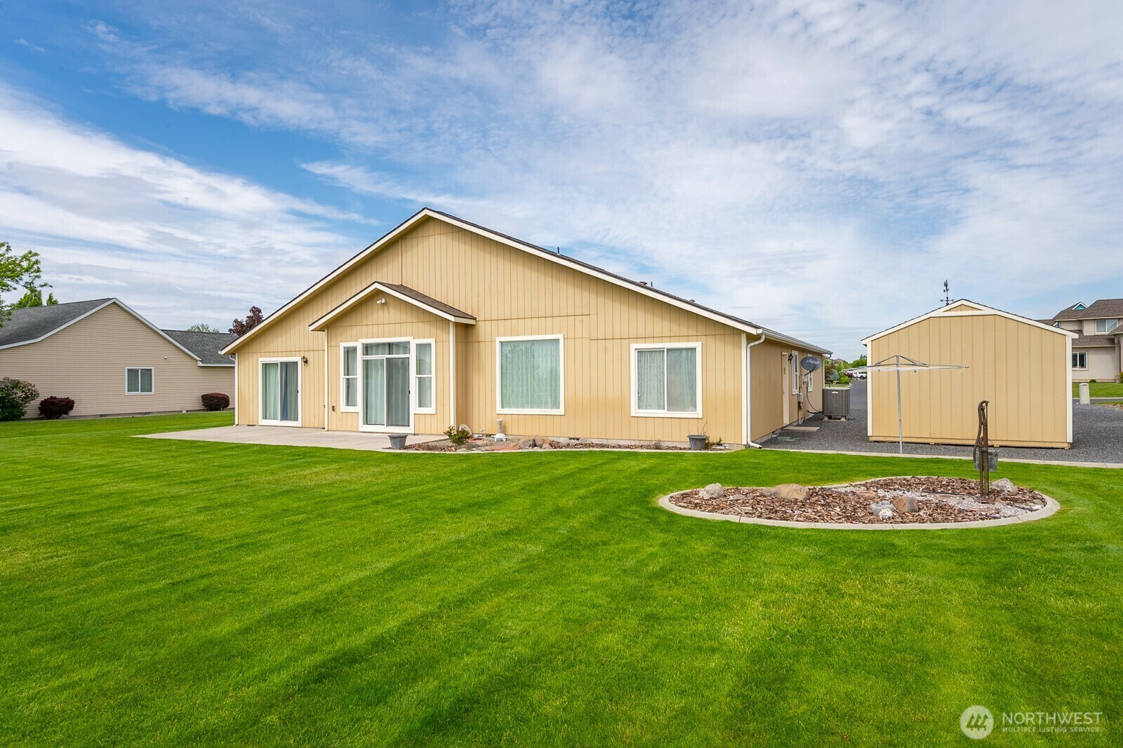Property Photo: 9061 Castlewood Drive SE WA 98838