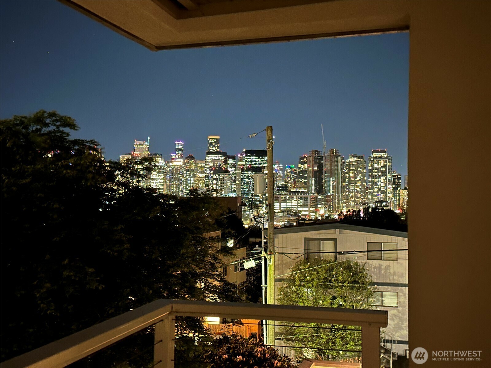 Property Photo: 1400 Taylor Avenue N 203 WA 98109