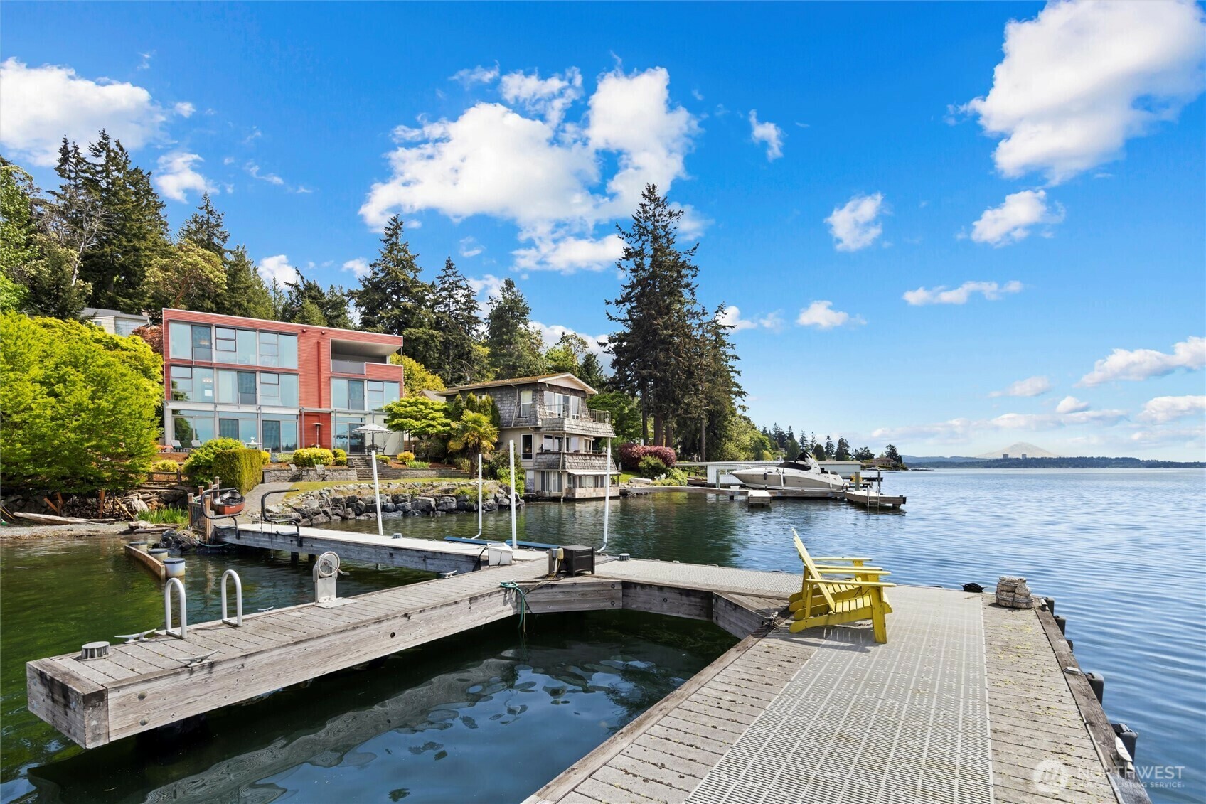 Property Photo: 11807 Holmes Point Drive NE WA 98034