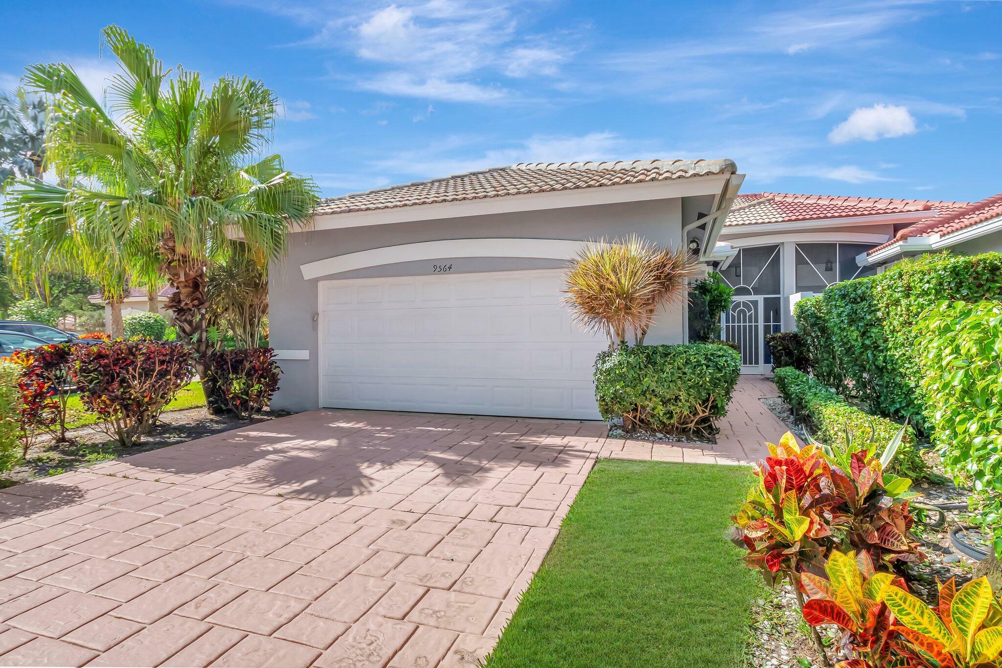 Property Photo: 9564 Crescent View Drive N FL 33437