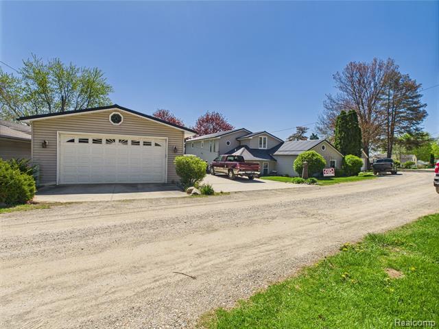 Property Photo: 480 Peninsula Drive MI 48421