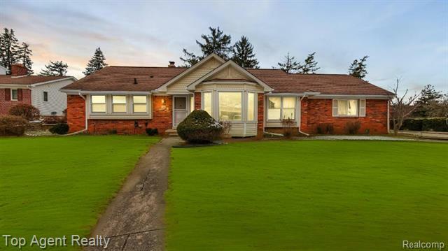 Property Photo: 36906 Brittany Hill Drive MI 48335