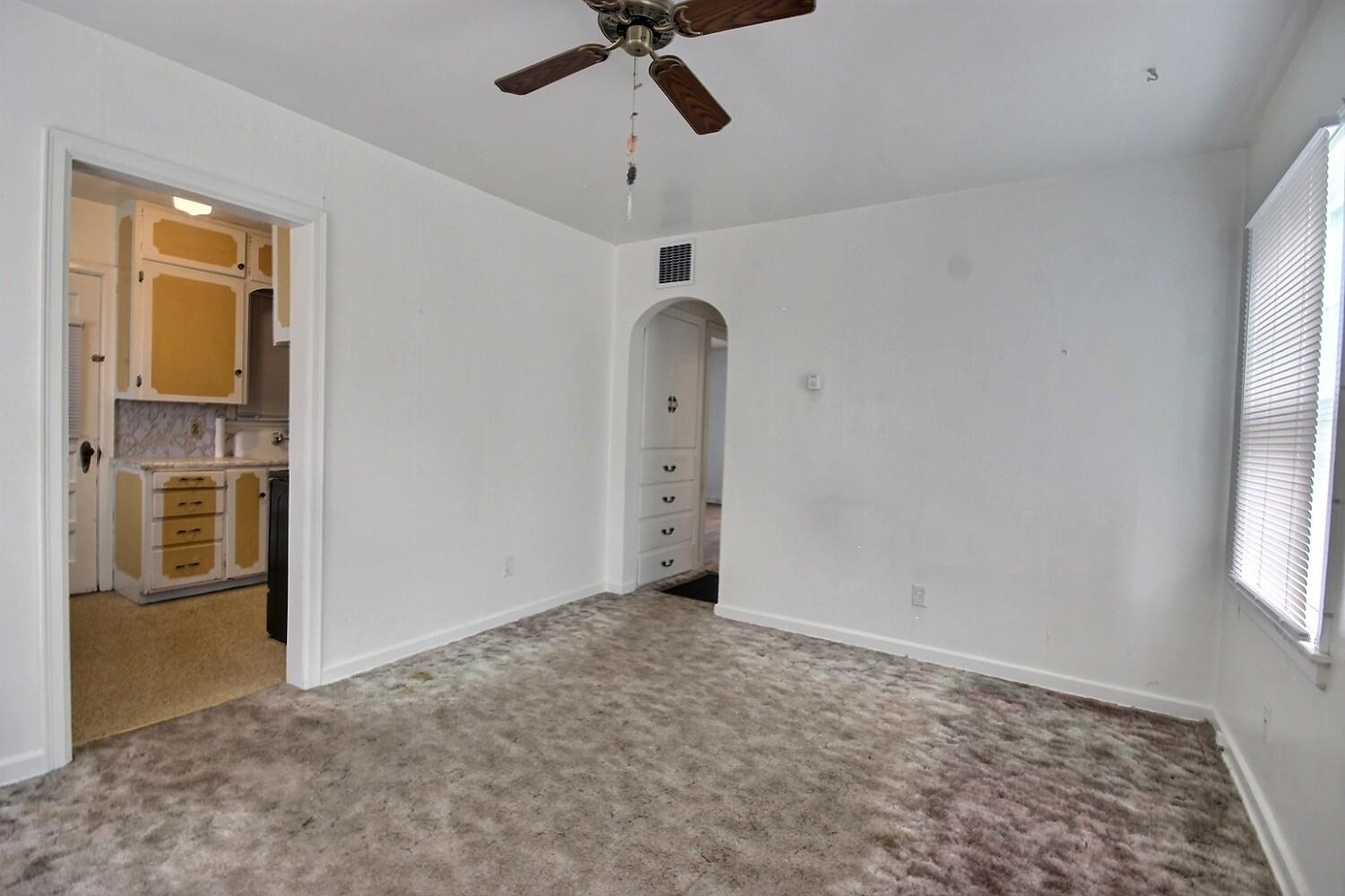 Property Photo: 2108 S Washington Ave KS 67211