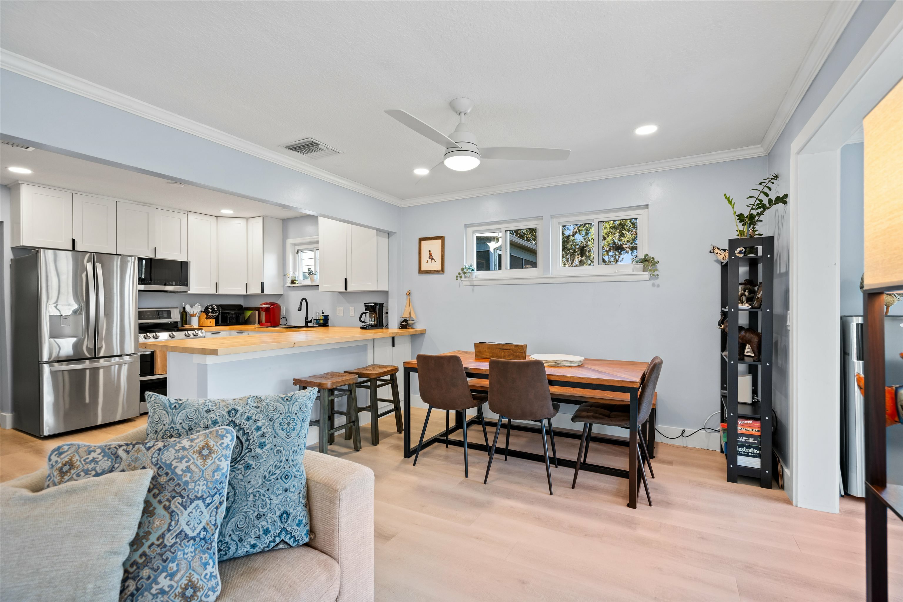 Property Photo: 17 Oak St FL 32084